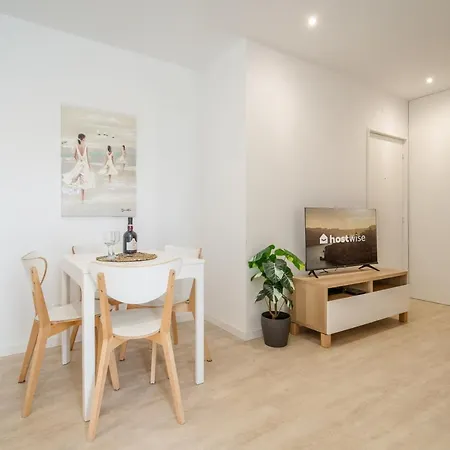 Host Wise - Peaceful Sunny Flat - Ace Location * Oporto