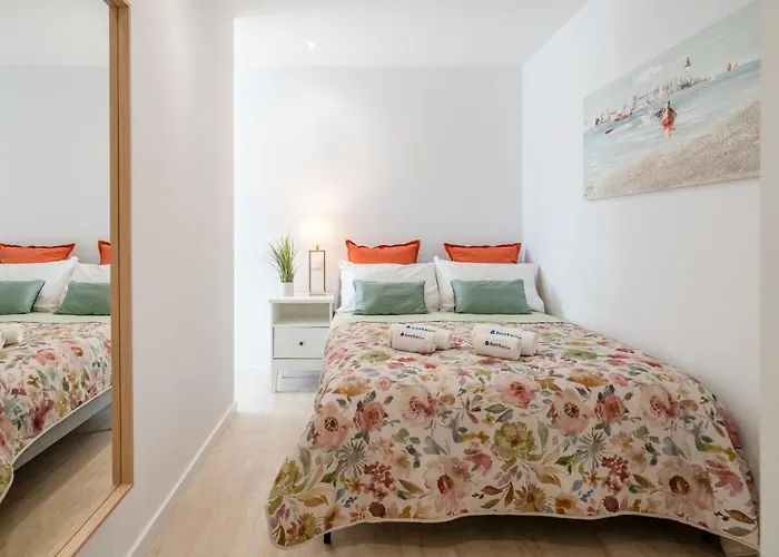 Host Wise - Peaceful Sunny Flat - Ace Location