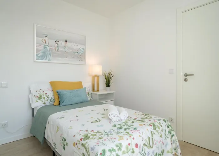 Host Wise - Peaceful Sunny Flat - Ace Location