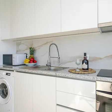 Host Wise - Peaceful Sunny Flat - Ace Location *