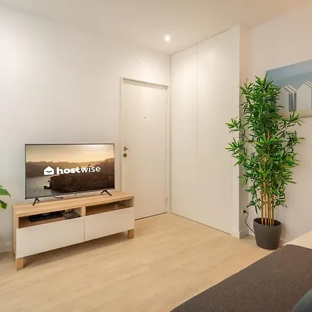 Host Wise - Peaceful Sunny Flat - Ace Location *