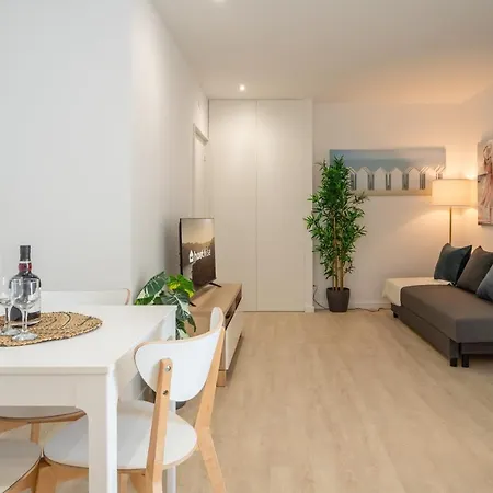 Host Wise - Peaceful Sunny Flat - Ace Location *