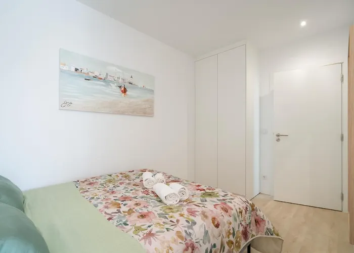 Host Wise - Peaceful Sunny Flat - Ace Location * Oporto