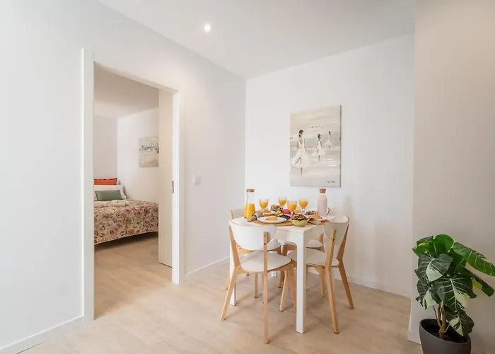 Host Wise - Peaceful Sunny Flat - Ace Location *