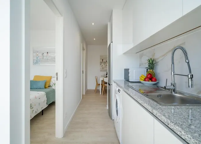 Host Wise - Peaceful Sunny Flat - Ace Location * Oporto