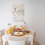 Host Wise - Peaceful Sunny Flat - Ace Location