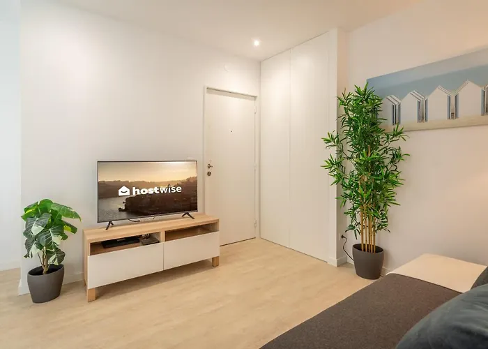 Host Wise - Peaceful Sunny Flat - Ace Location *