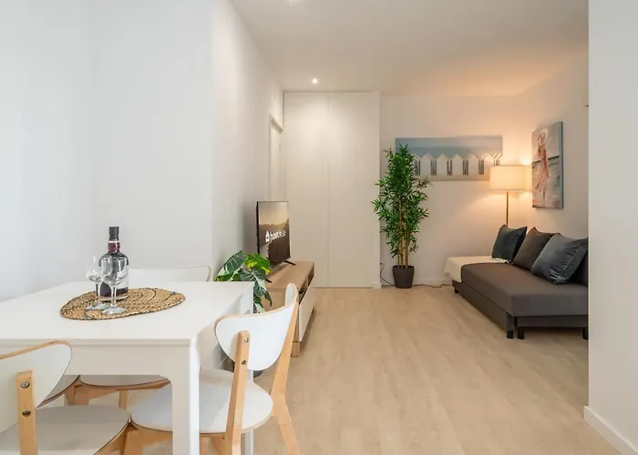 Host Wise - Peaceful Sunny Flat - Ace Location *