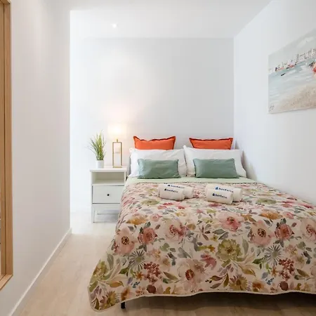 Host Wise - Peaceful Sunny Flat - Ace Location